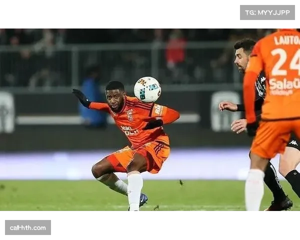 布雷斯特防守组织分析 零封里昂展现韧性 布雷斯特防守组织分析 零封里昂展现韧性