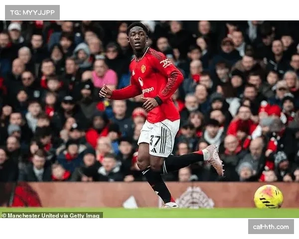 曼联中场梅努表现抢眼 卡里克战术体系成效显著 曼联中场梅努表现抢眼 卡里克战术体系成效显著